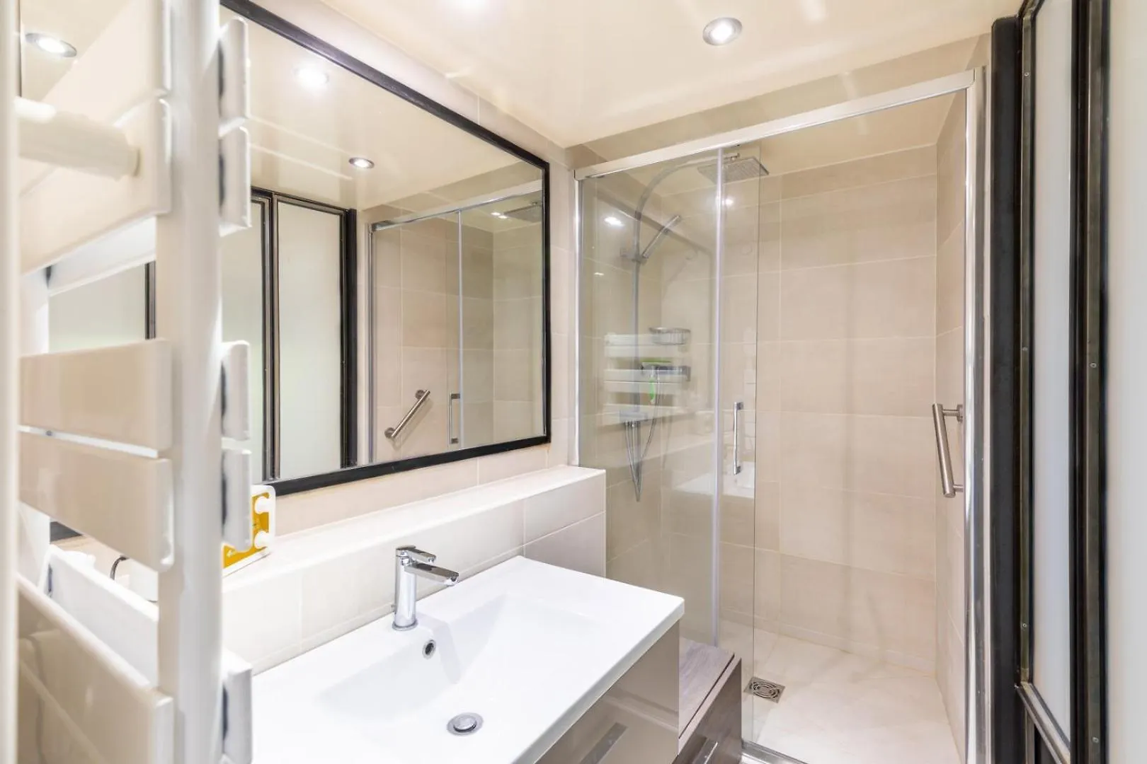 Guestready - Estudio Exuberante Em Les Marais Paris France